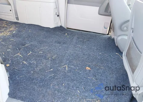 2010 Chrysler Town & Country New Lx from USA, damaged, VIN 2A4RR2D19AR456396